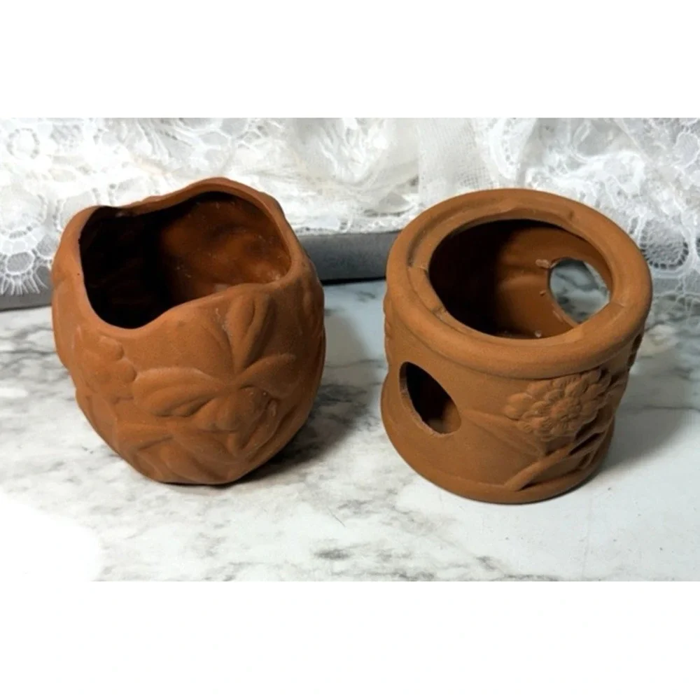 2 Unglazed Terracotta Pots 2.5